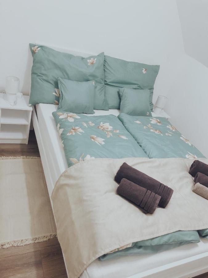 Tramini Apartmanok 埃格尔 外观 照片