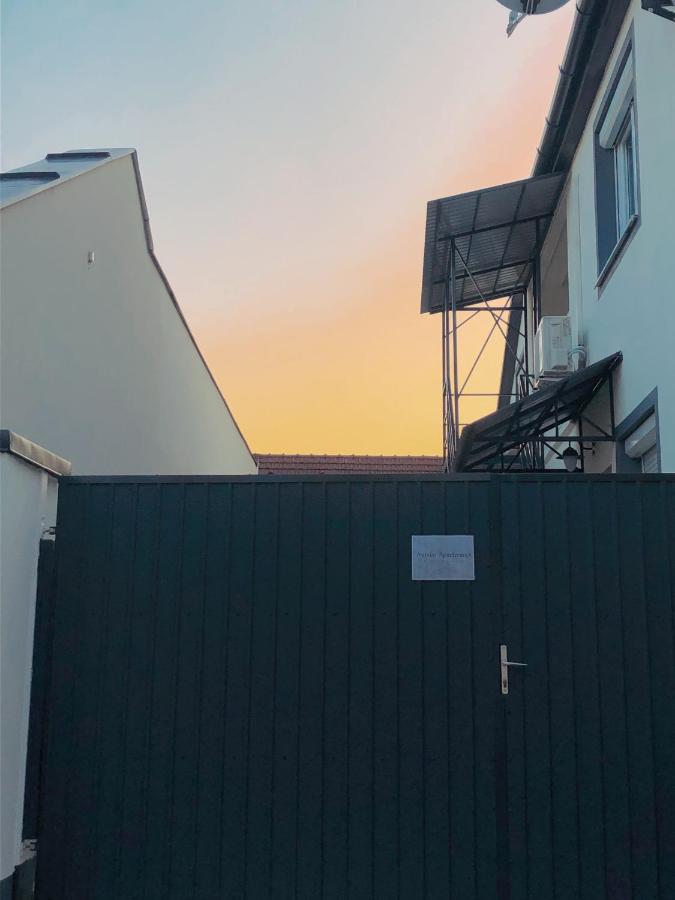 Tramini Apartmanok 埃格尔 外观 照片